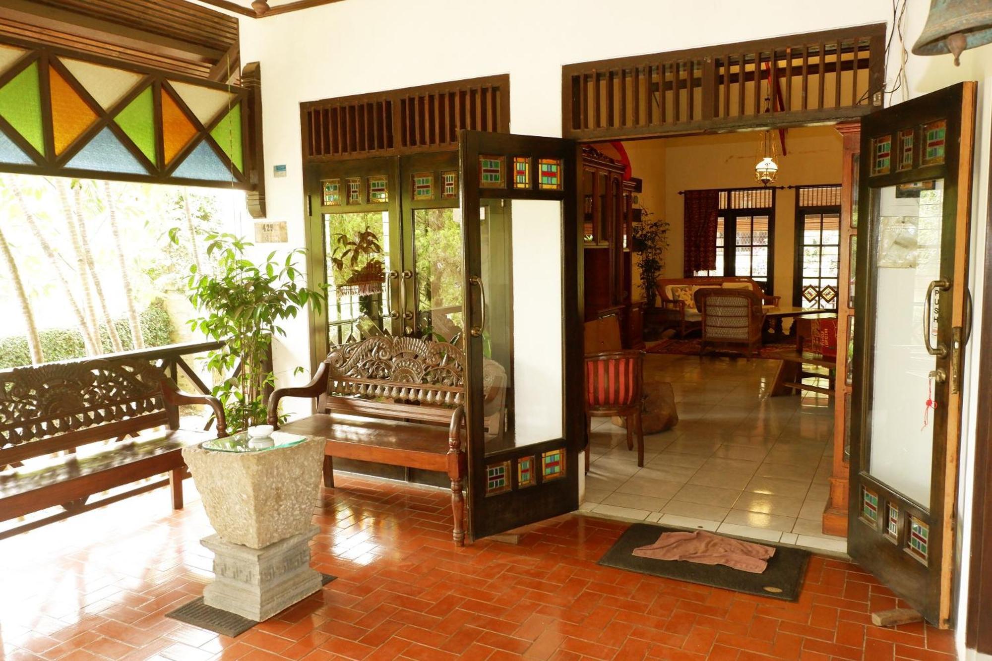 Cemara'S Homestay Batu  Exterior foto