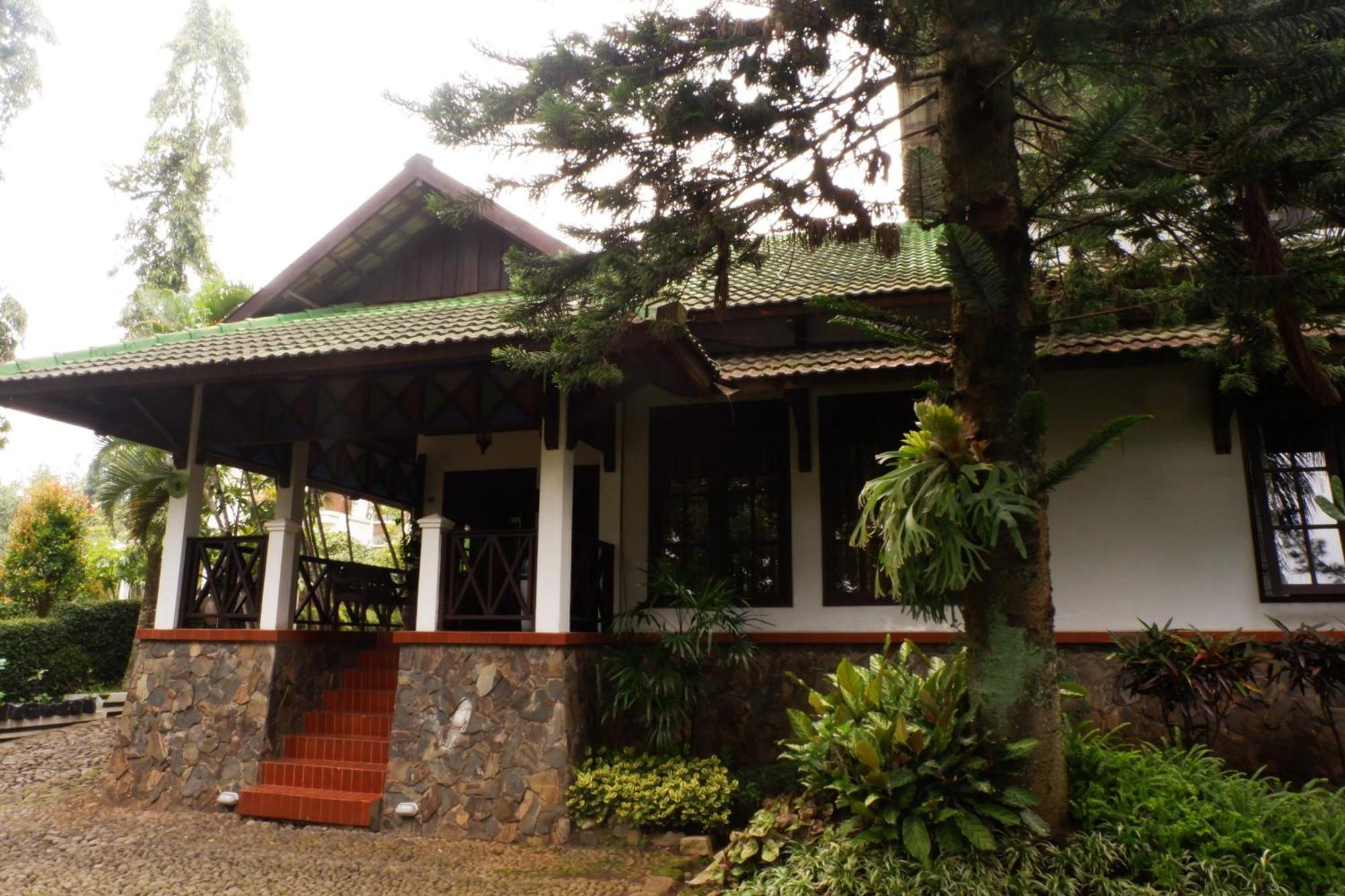 Cemara'S Homestay Batu  Exterior foto