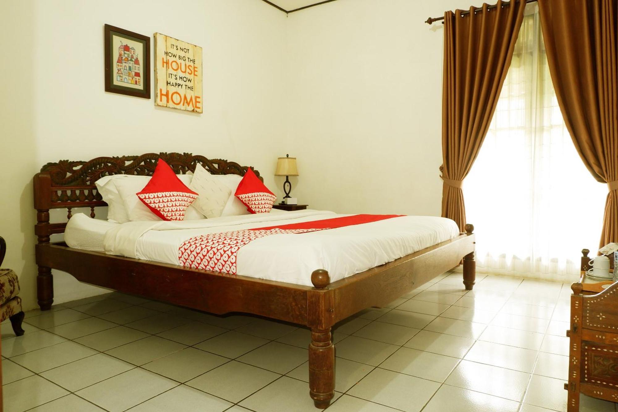 Cemara'S Homestay Batu  Exterior foto